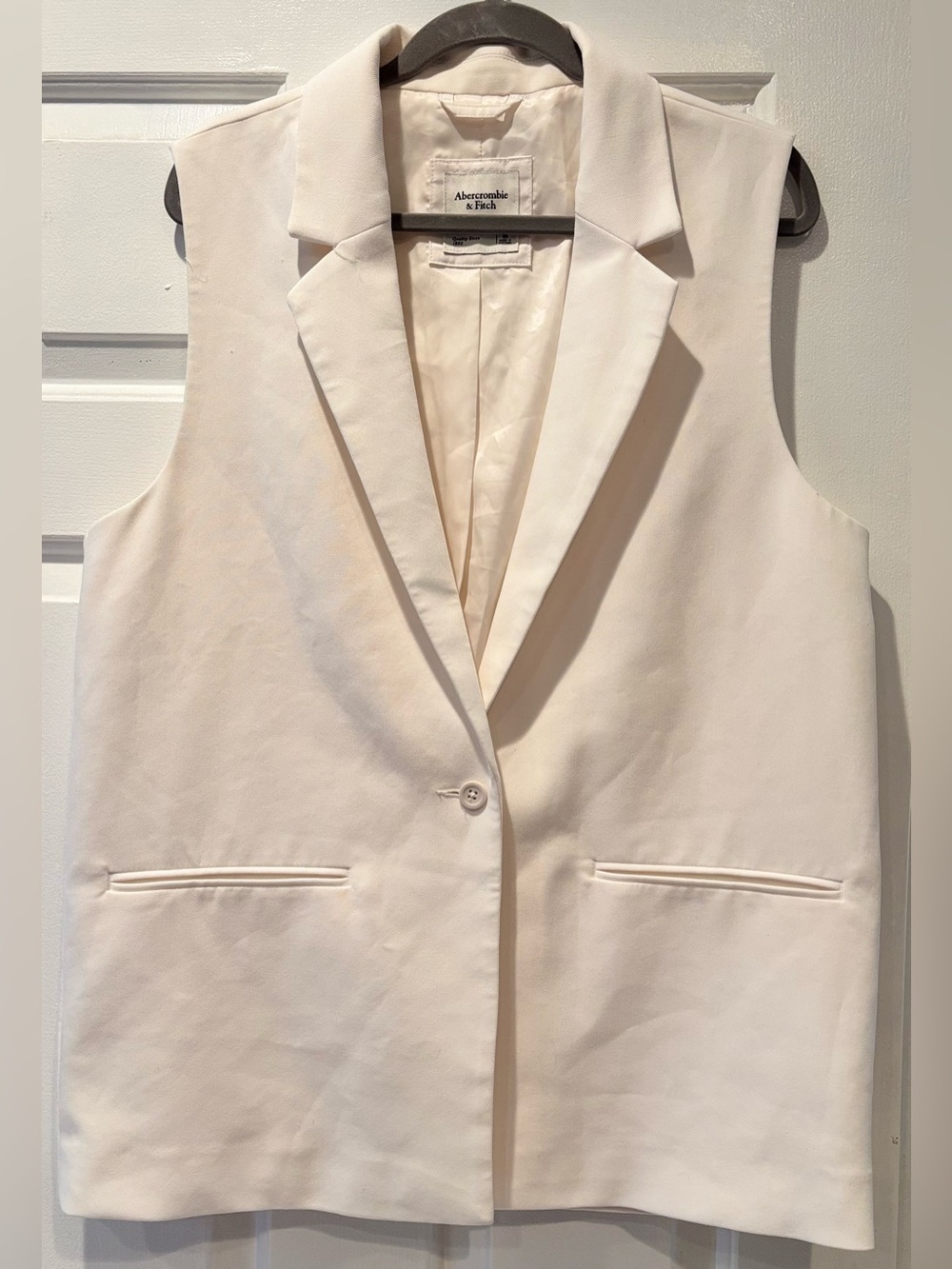Abercrombie & Fitch White Sleeveless Blazer Vest - Size M